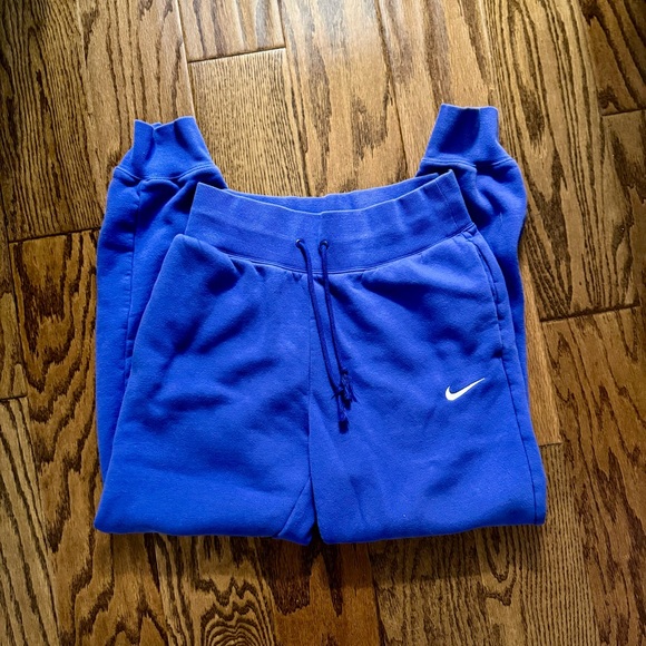 NIKE Phoenix Fleece Women's High-Waisted Jogger Sweatpants - Picture 3 of 7
